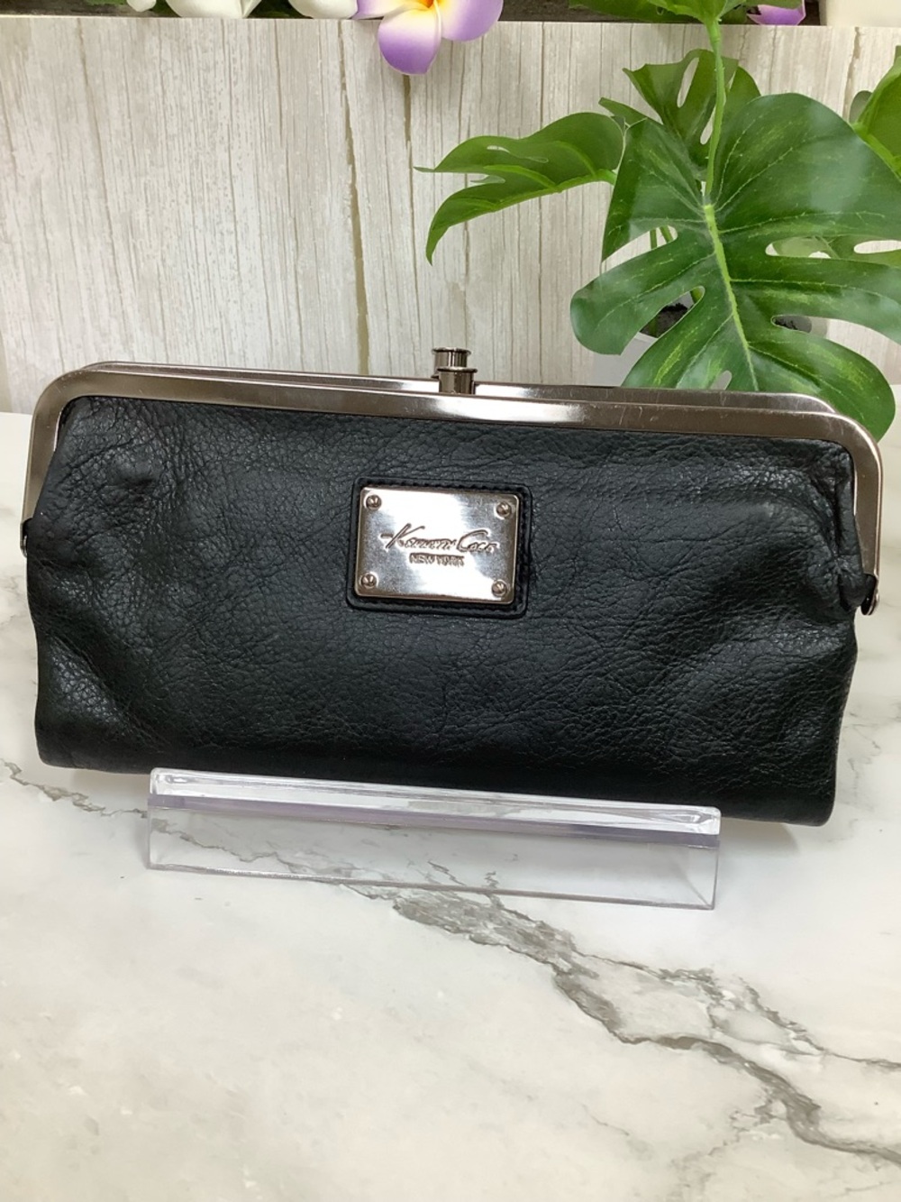 GUC Kenneth Cole Black Leather Frame Clutch Wristlet